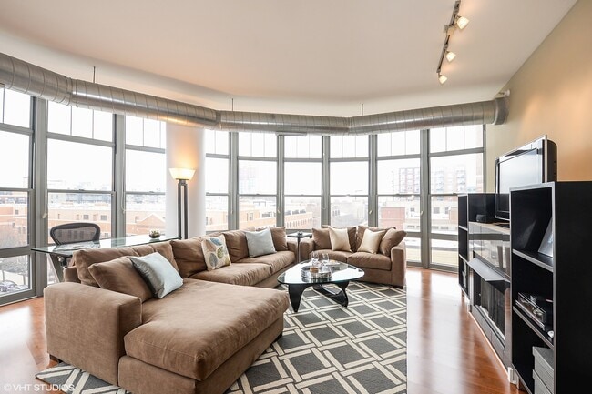 Building Photo - 1200 W Monroe St