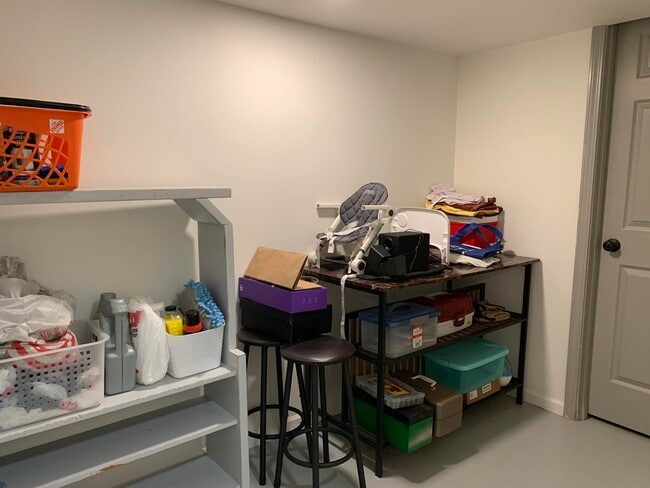 Building Photo - 401 Spring St