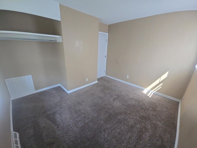 Building Photo - Charming 3-Bedroom Home with Large Yard