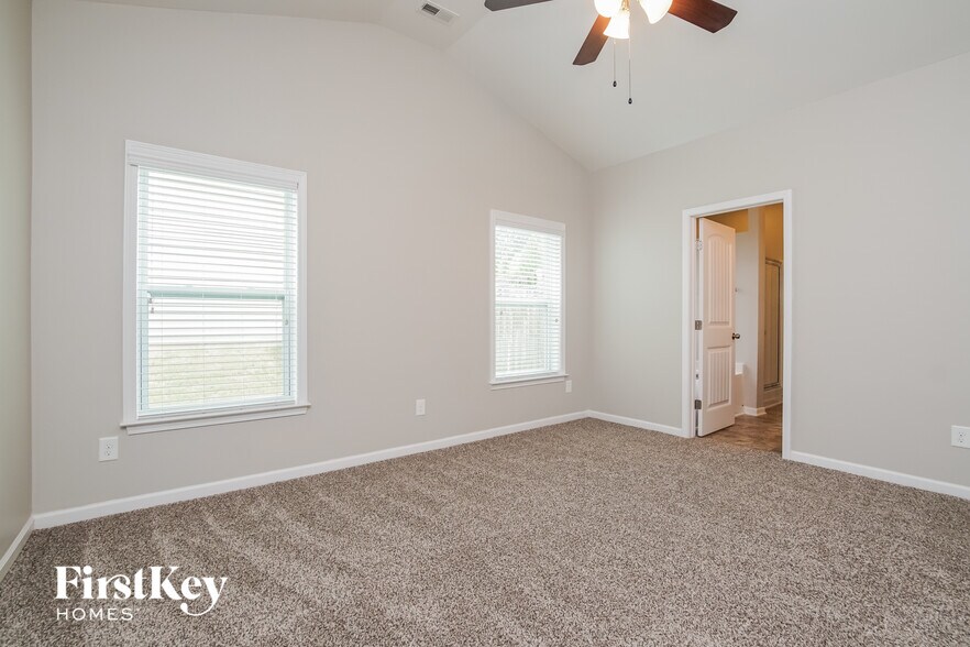 Building Photo - 214 Lakemont Dr