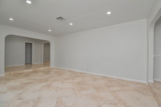Building Photo - 6749 S Grande Dr