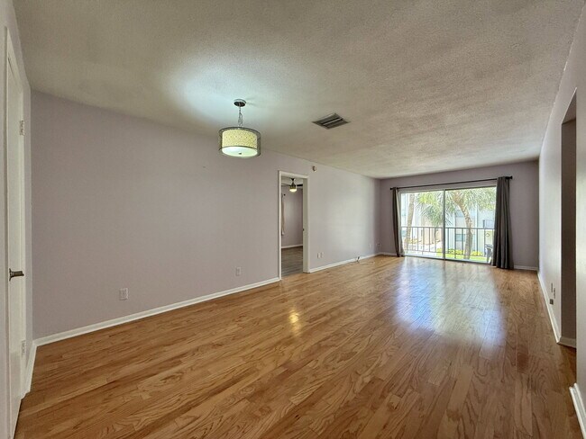 Building Photo - 4607 W Fig St