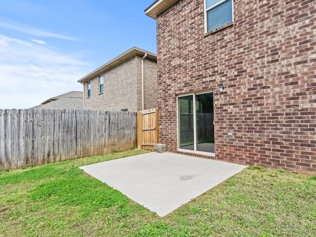 Building Photo - 208 Sedgewick Dr