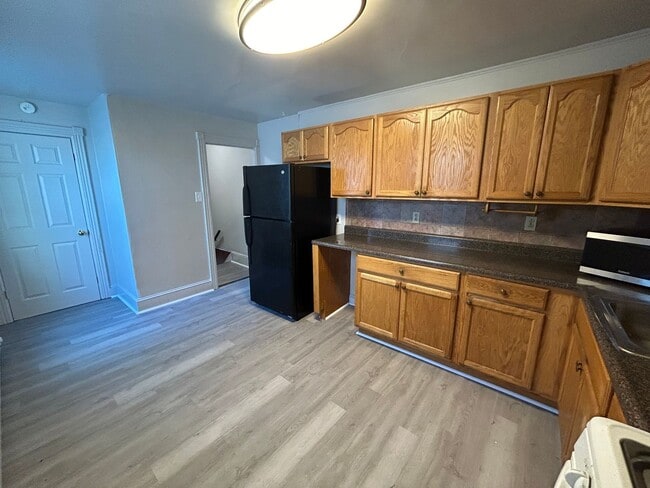 Building Photo - 135 S 10th St