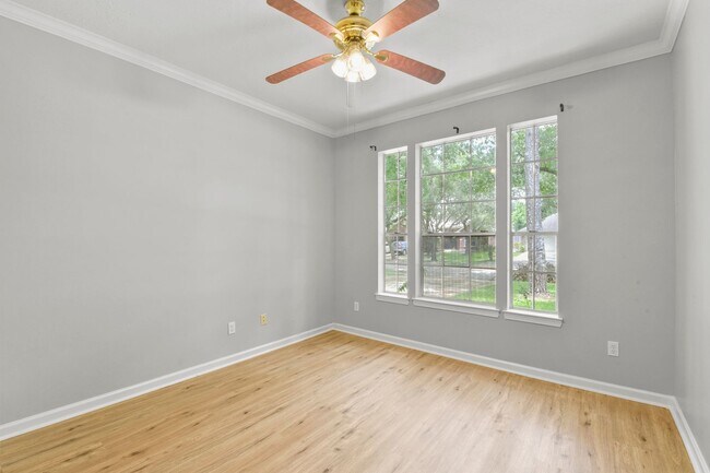 Building Photo - Charming 4-Bed in Clear Lake ISD – Move-In...
