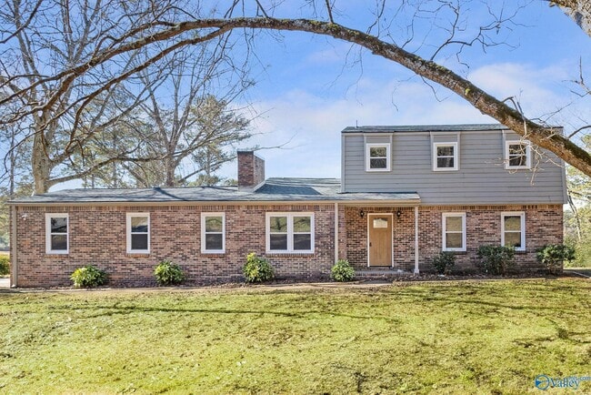 Primary Photo - 4307 Indian Hills Rd SE