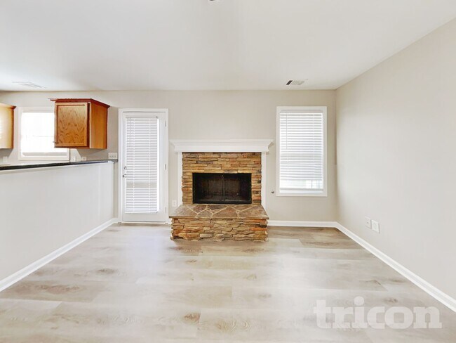 Building Photo - 209 Arbor Dr