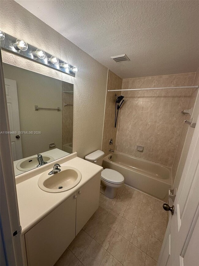 Building Photo - 1440 SE 24th Ct