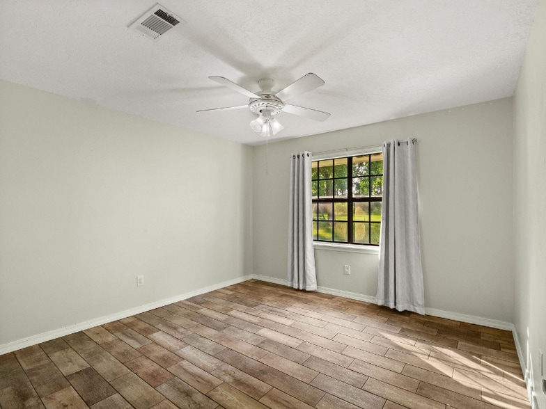 Building Photo - 249 Calhoun Dairy Dr