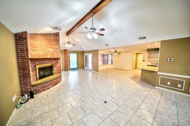Building Photo - Executive Home in Greenshire with Luxurious Updates and Spacious Outdoor Living - Agent Commissio...