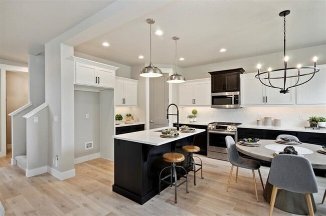 Building Photo - BRAND NEW HOME!!  4 Bedrooms, 3 Baths, Large Open Floor Plan!  Perfect Location, Must See!