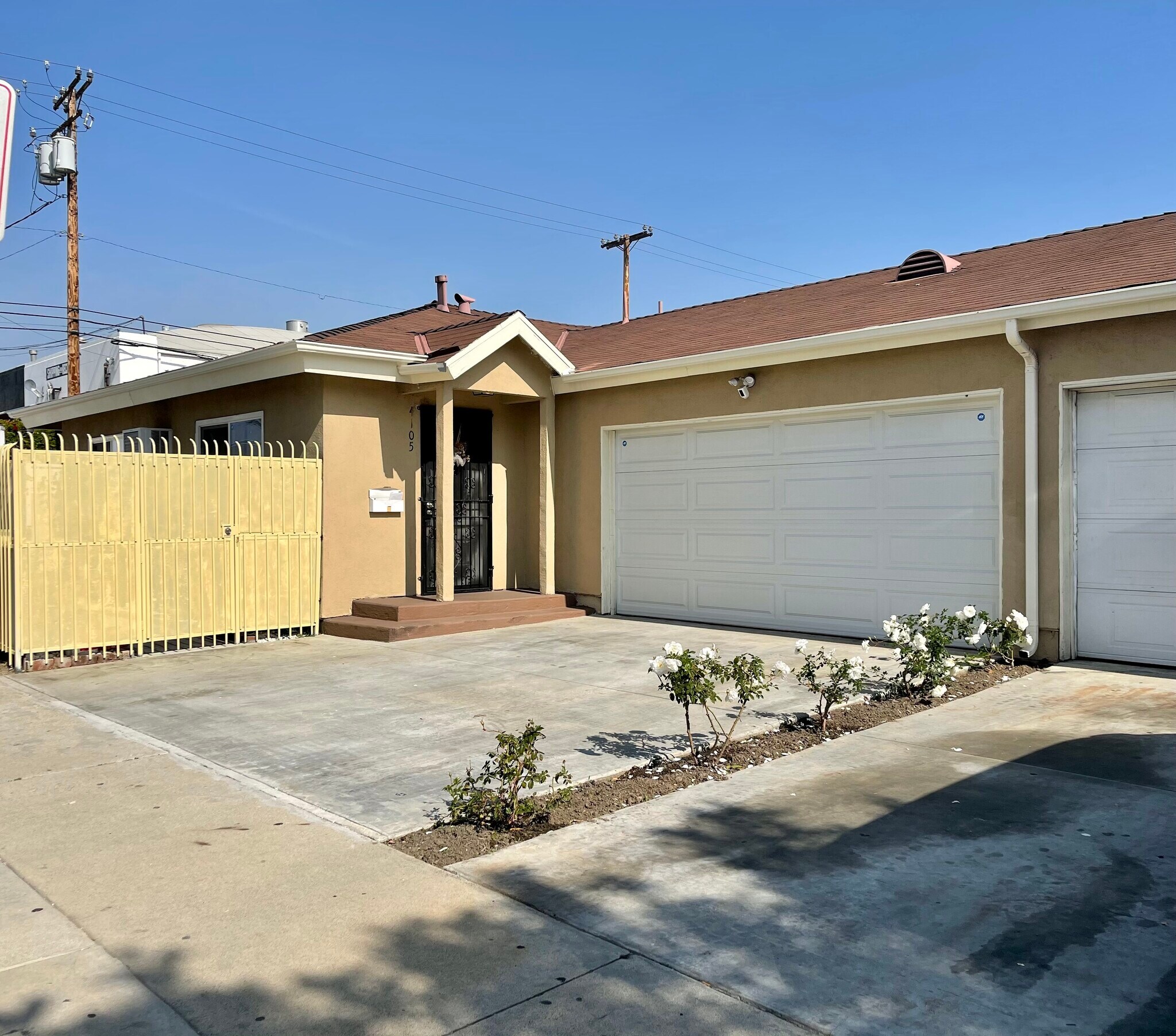 Building Photo - 4105 E 52nd St