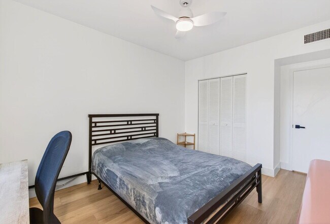 Building Photo - 50 SW 3rd Ave