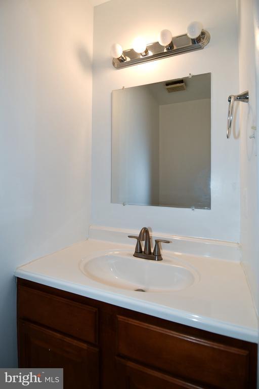 Building Photo - 5175 King Charles Way