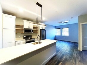 Building Photo - 25 Lowell St