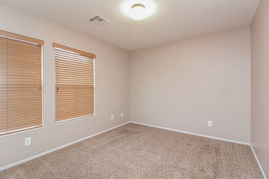 Building Photo - 3433 E Palatine Hills Ave