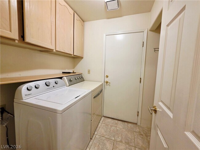 Building Photo - 8213 Arch Bay Ln