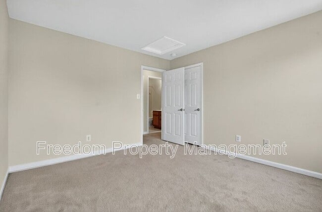 Building Photo - 7629 Hamelin Ln