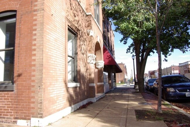 Building Photo - 2905 Cherokee St