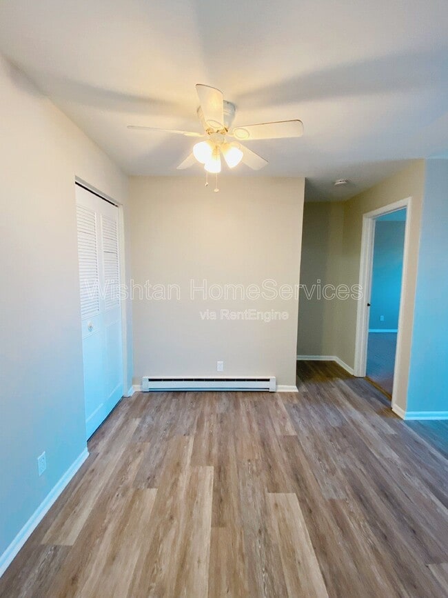 Building Photo - 203 Charleston Blvd