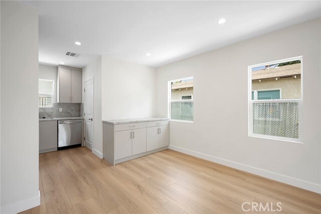 Building Photo - 2521 Manhattan Ave