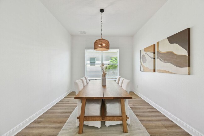 Building Photo - Waterfront Home for Lease – Resort-Style L...