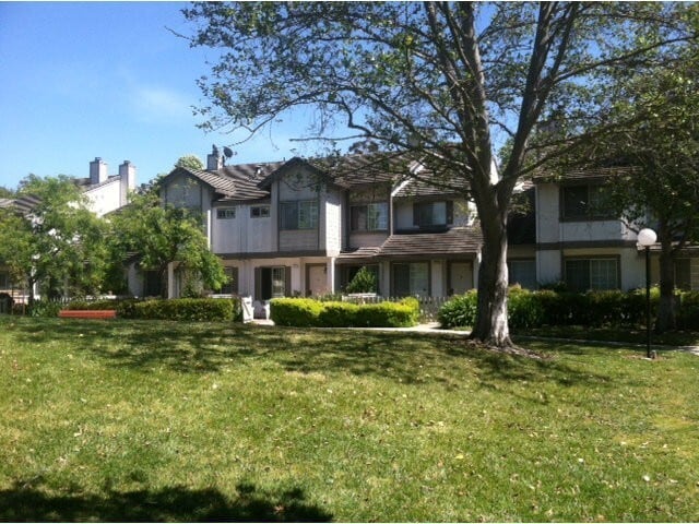 Building Photo - COMING SOON! $3,500 / 3BR - 1383 S.F. GORG...