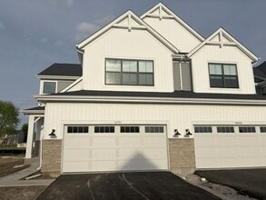 Building Photo - 14351 S Charlton Pl