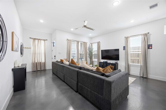 Building Photo - 4209 McKinney St