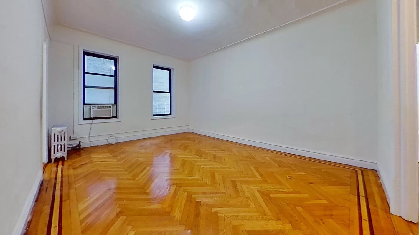 Building Photo - 108 Thayer St