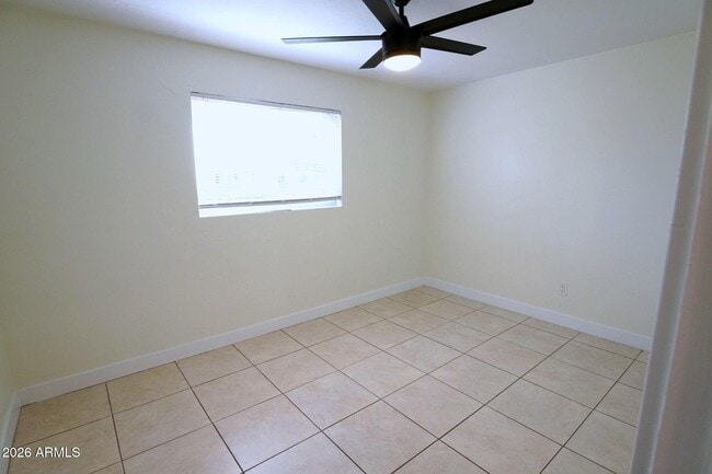 Building Photo - 2114 W San Juan Ave