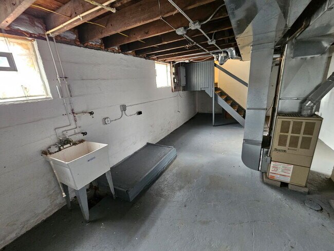 Building Photo - 876 E 149th St