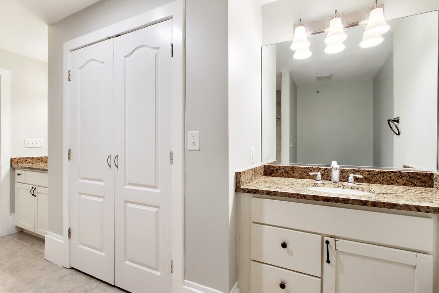 Bathroom Lower Level-4 - 836 Park Ave