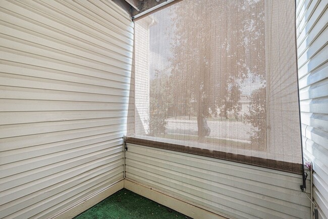 Building Photo - Spacious 2 bedroom home in the heart of Pa...