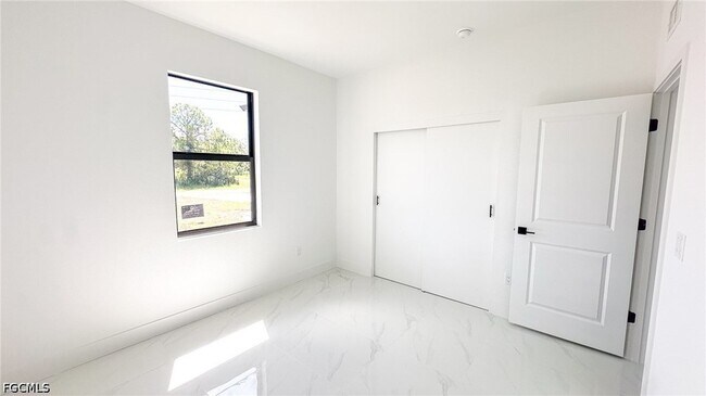 Building Photo - 723 Bering Ave S