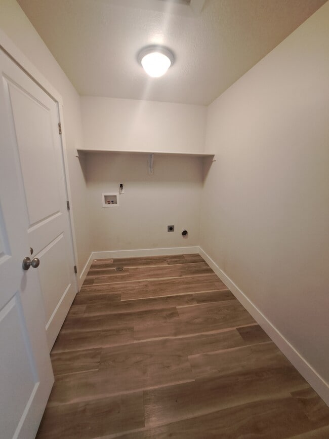 Building Photo - 998 N 20 E