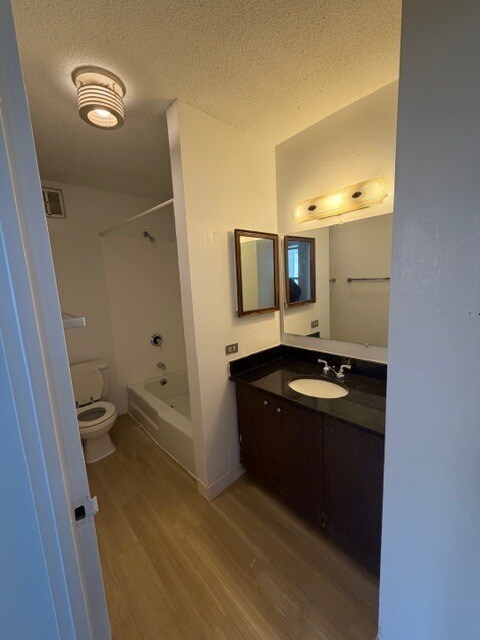 Building Photo - 5100 N Marine Dr