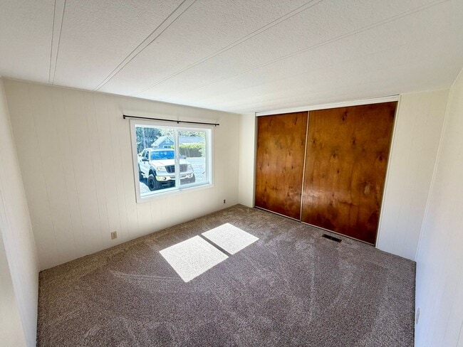 Building Photo - 63515 Grand Rd
