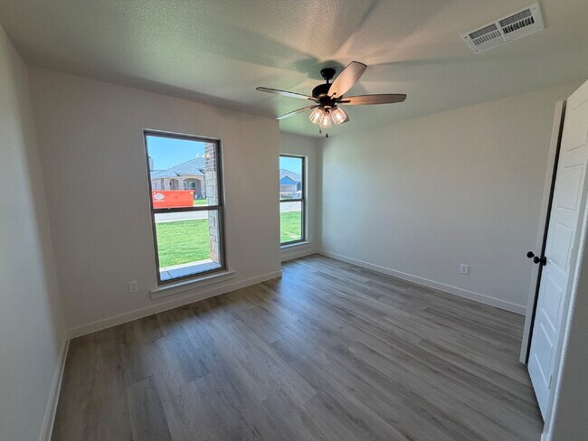 Building Photo - New Spacious 3 Bedroom Home with Luxury Primary Suite in Frenship ISD