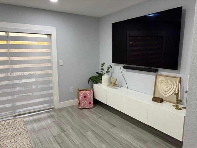 Building Photo - 14113 SW 120th Ct