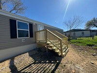 Building Photo - Move in June 10th 2025!! Beautiful 3 bedro...