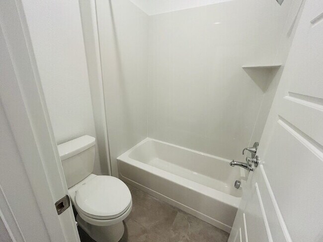 Building Photo - 3760 Oyster Pt Wy