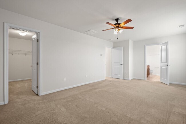 Building Photo - Smithfield Home