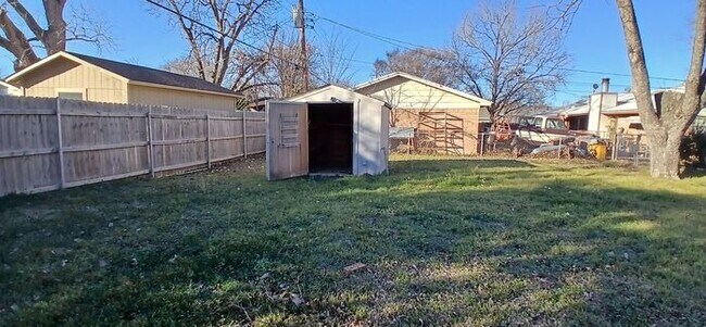 Building Photo - Fully Renovated Benbrook Beauty