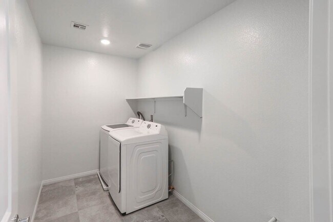 Building Photo - 4 Bedroom, with loft, North Las Vegas Home...