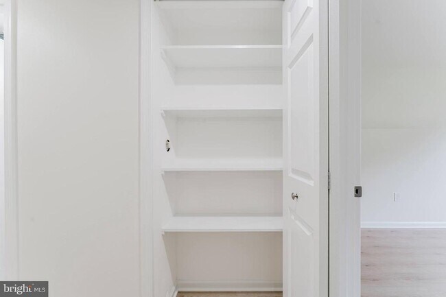 Building Photo - 7107 Sontag Way