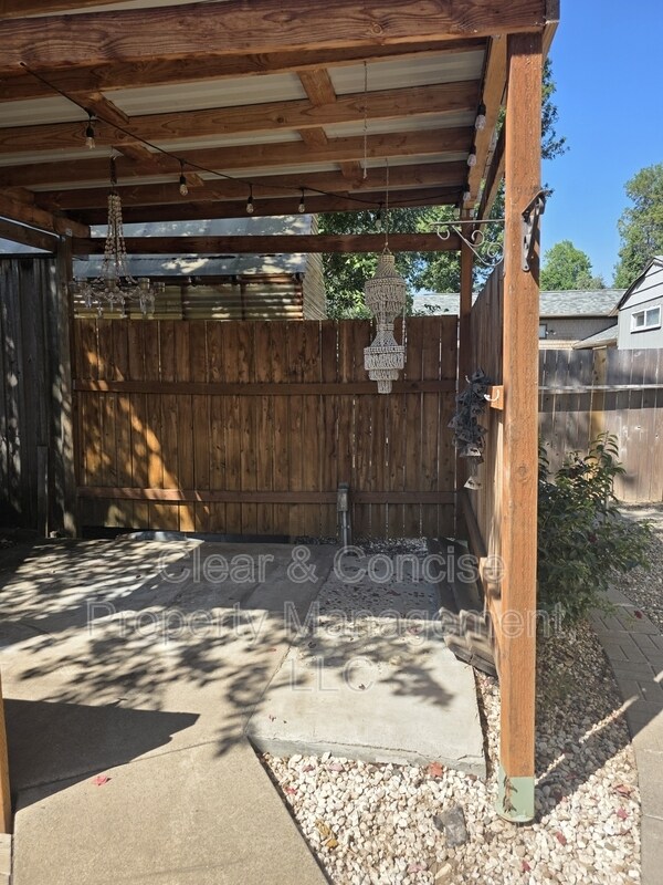 Building Photo - 4206 Royal Ave