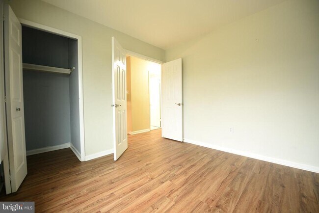 Building Photo - 111 Biscayne Ct