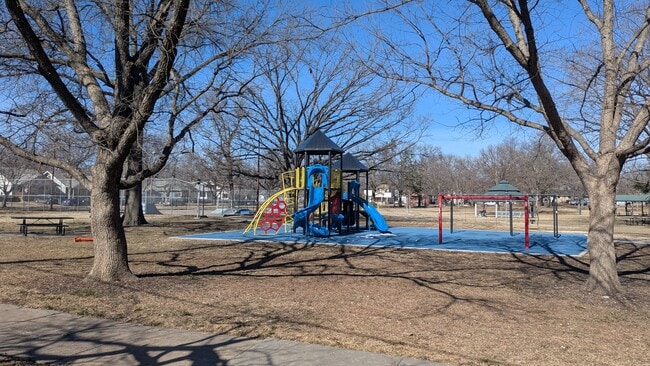 Building Photo - 1109 SW 19th St