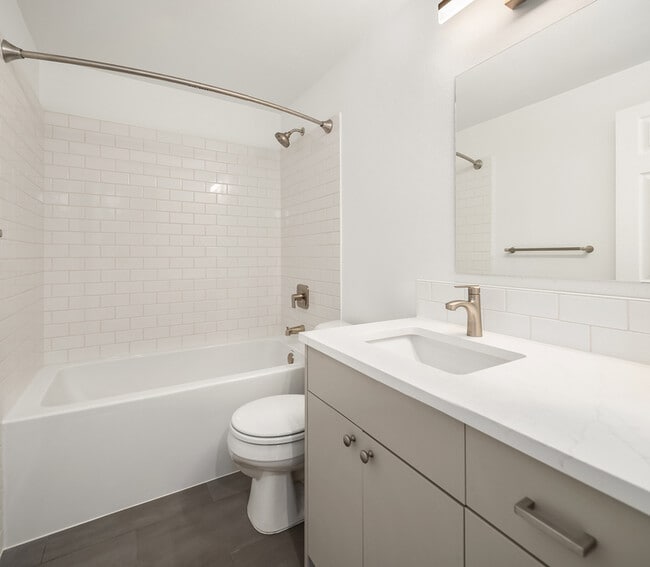 Building Photo - 4732 45th Ave S